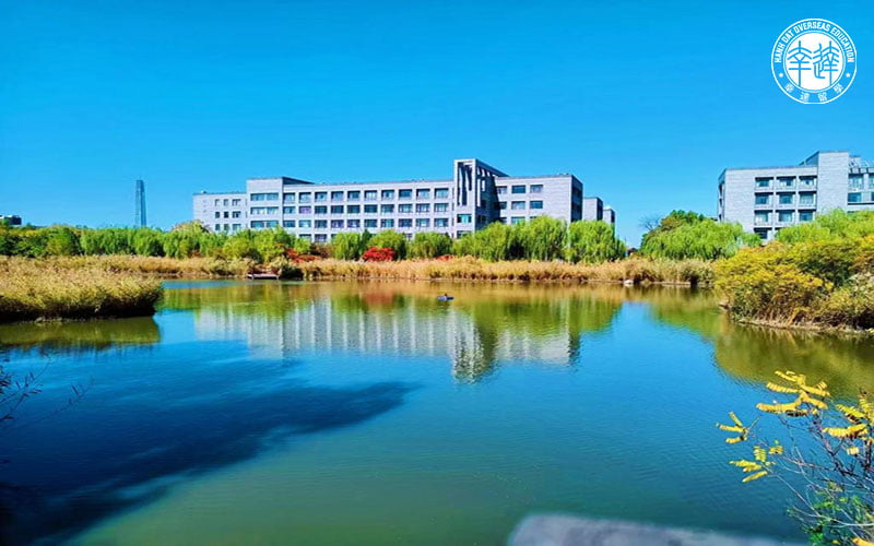 Tianjin Normal University có nhiều hồ lớn